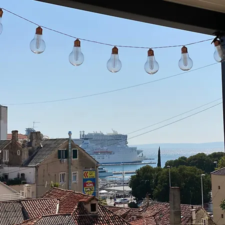 Dome Διαμέρισμα Σπλιτ